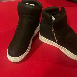 Black booties forever 21